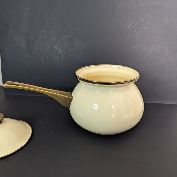 La cuisine Galistyne Sutton enamel cookware lidded stockpot cream gold - Picture 6 of 8